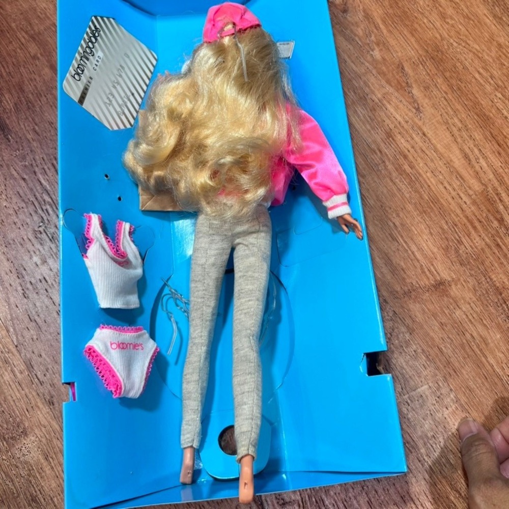 VTG Mattel Barbie at Bloomingdales Doll OS Pink 1996 Special Edition 16290 FLAW - Picture 4 of 7